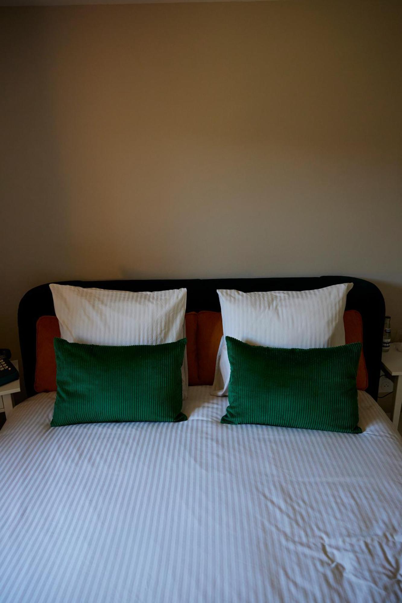 Le Sommelier Bed & Breakfast Bailleul  Bagian luar foto